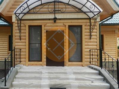 Арочный навес для загородного дома